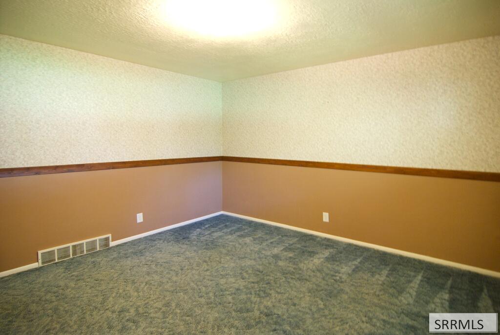 3873 E 200 N Property Photo 8