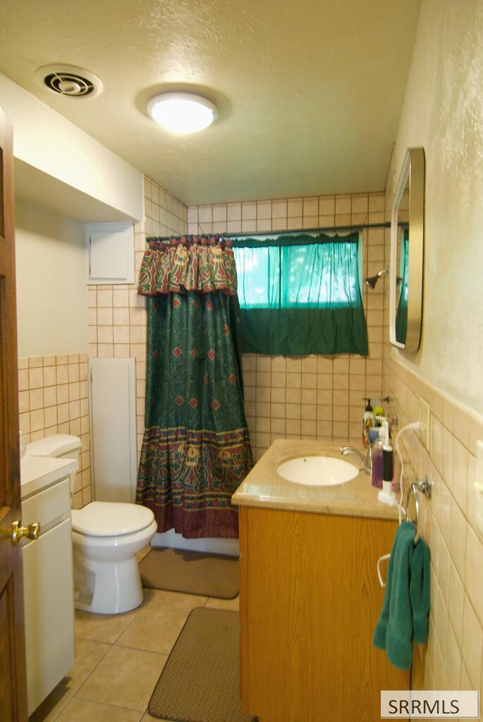 3873 E 200 N Property Photo 10