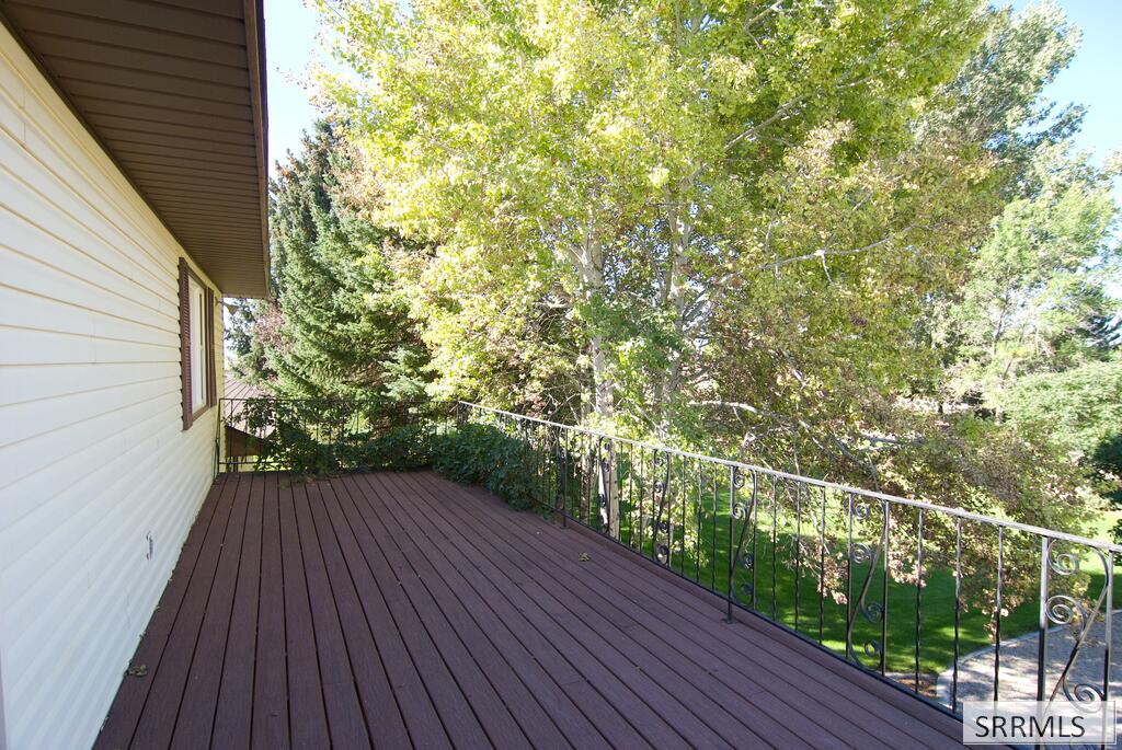 3873 E 200 N Property Photo 16