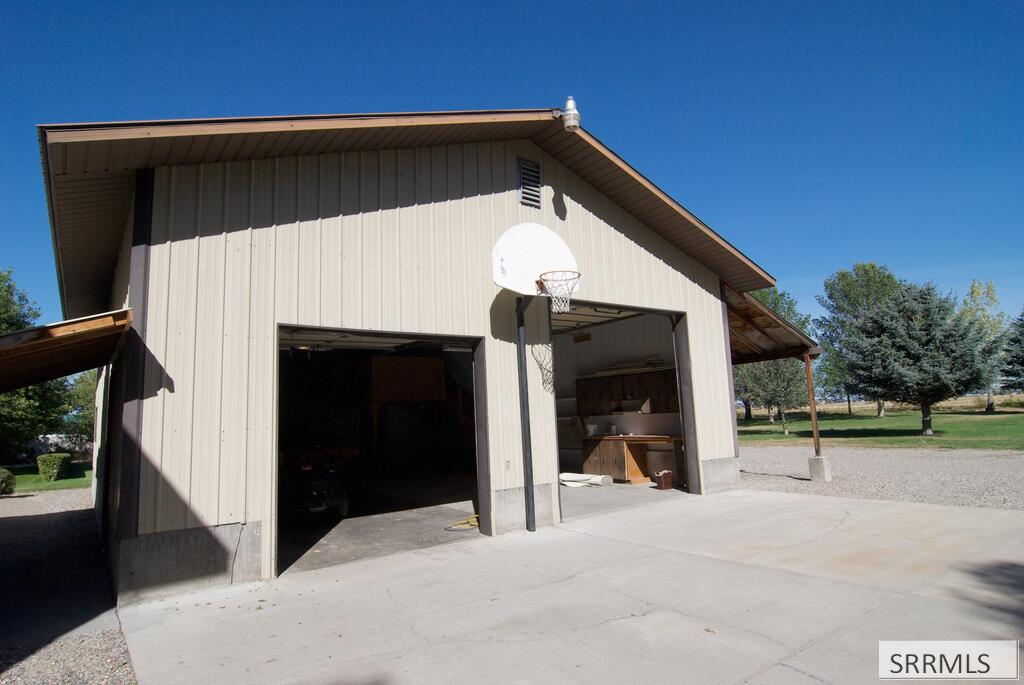 3873 E 200 N Property Photo 32