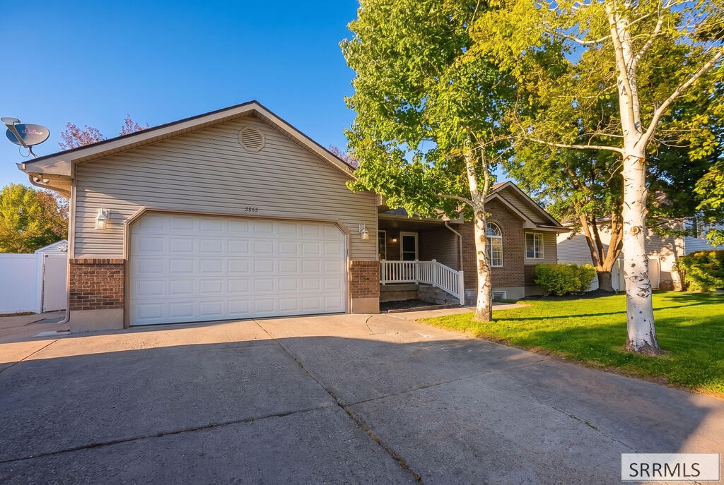 3865 Orchard Circle Property Photo 3