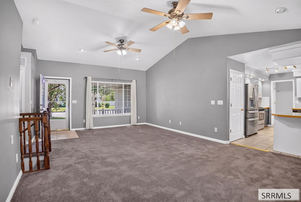 3865 Orchard Circle Property Photo 5