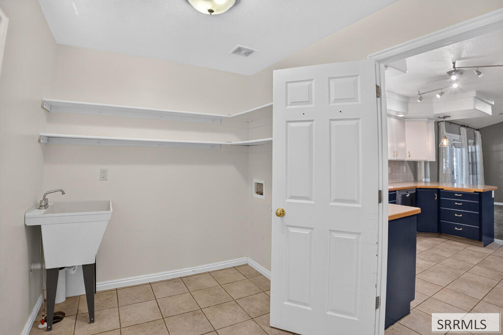3865 Orchard Circle Property Photo 9