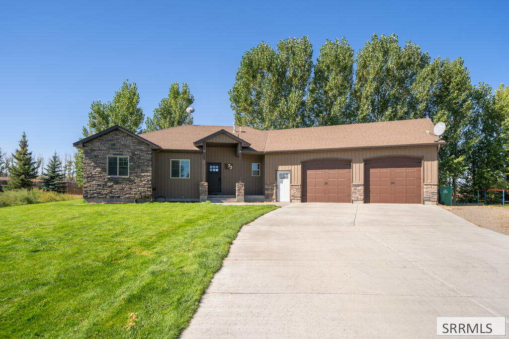 73 N Hillside Road Property Photo 1