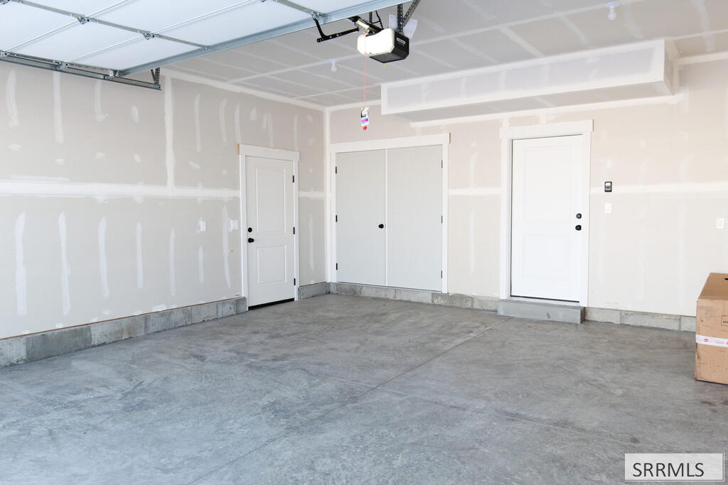 648 S 2315 W Property Photo 10