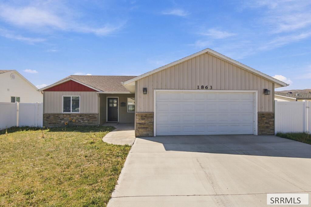 1863 Scottsdale Drive Property Photo 1