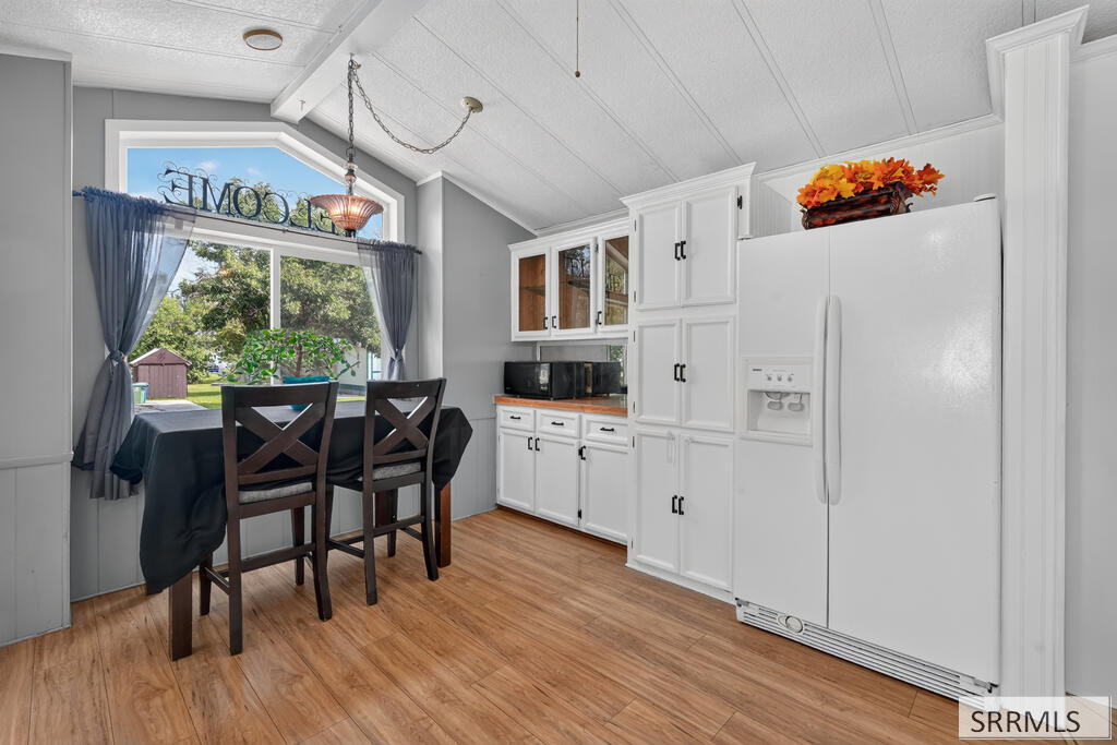 405 Violet Street Property Photo 4
