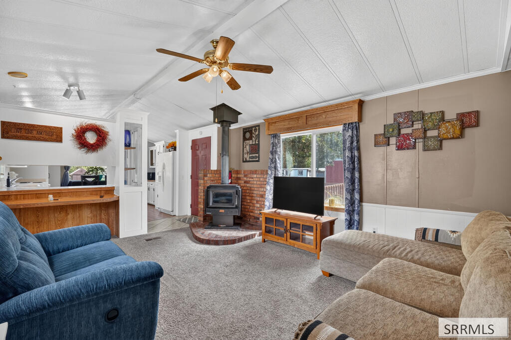 405 Violet Street Property Photo 10