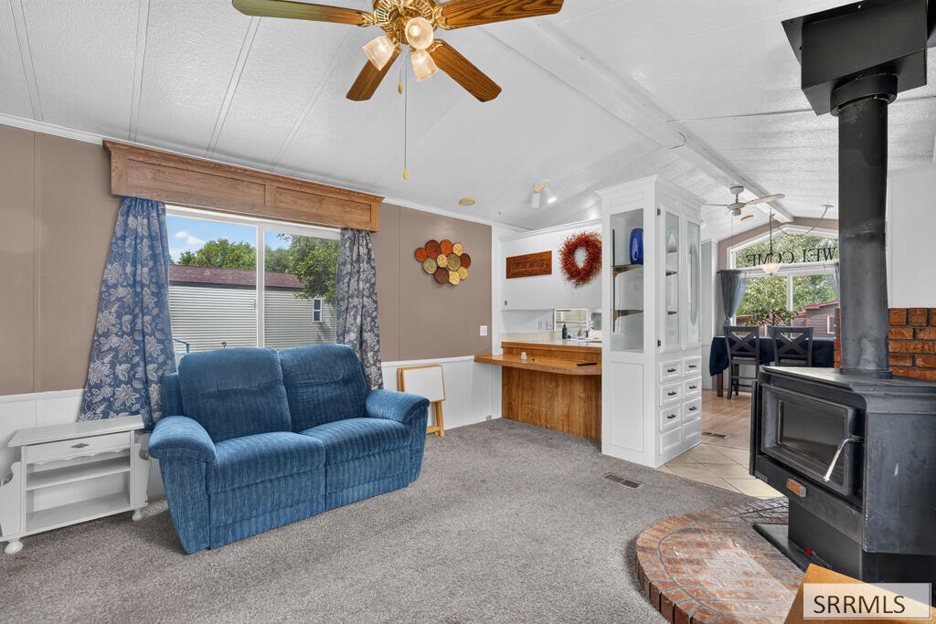 405 Violet Street Property Photo 11