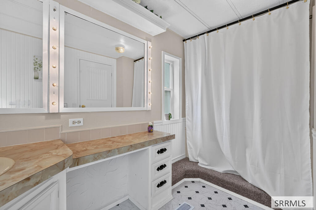 405 Violet Street Property Photo 21