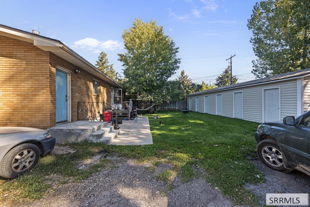 343 S 4th W Property Photo 5