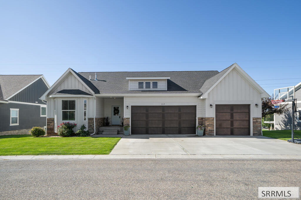 3112 S Chartwell Gardens Property Photo 1