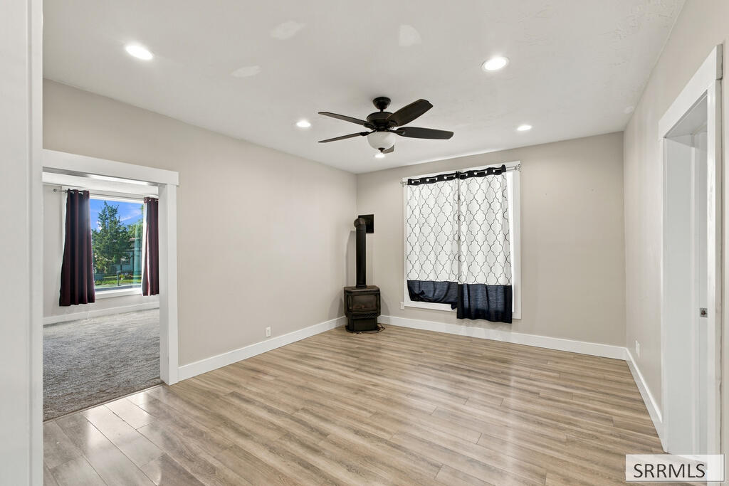 625 1st N Property Photo 11