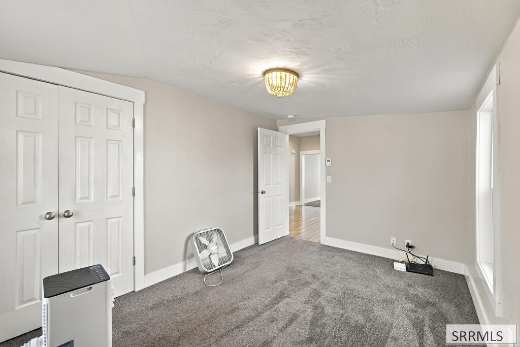 625 1st N Property Photo 15
