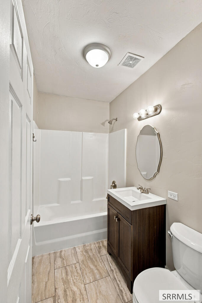 625 1st N Property Photo 19