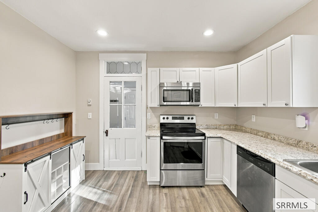 625 1st N Property Photo 24