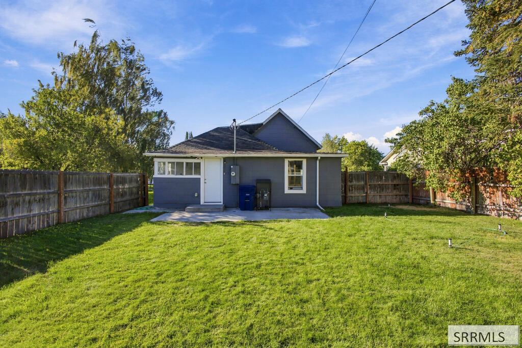 625 1st N Property Photo 29