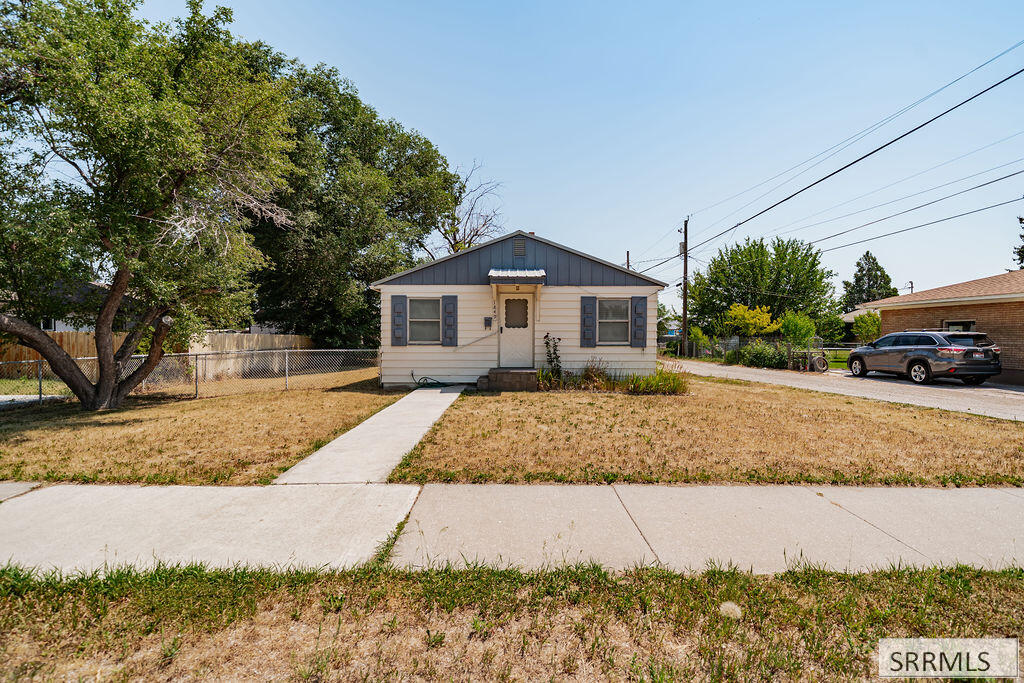 1849 S Higbee Avenue Property Photo 1