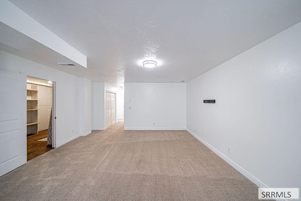 341 Oaktrail Drive Property Photo 41