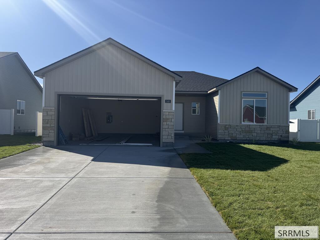 548 Abigail Lane Property Photo 1