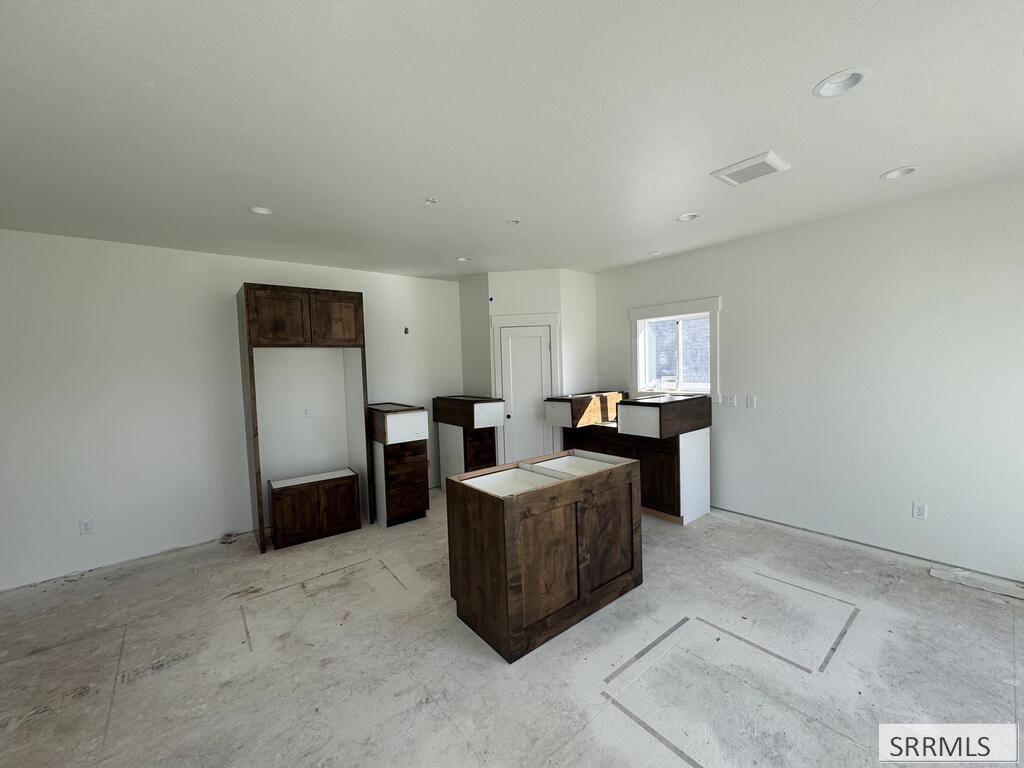 548 Abigail Lane Property Photo 3