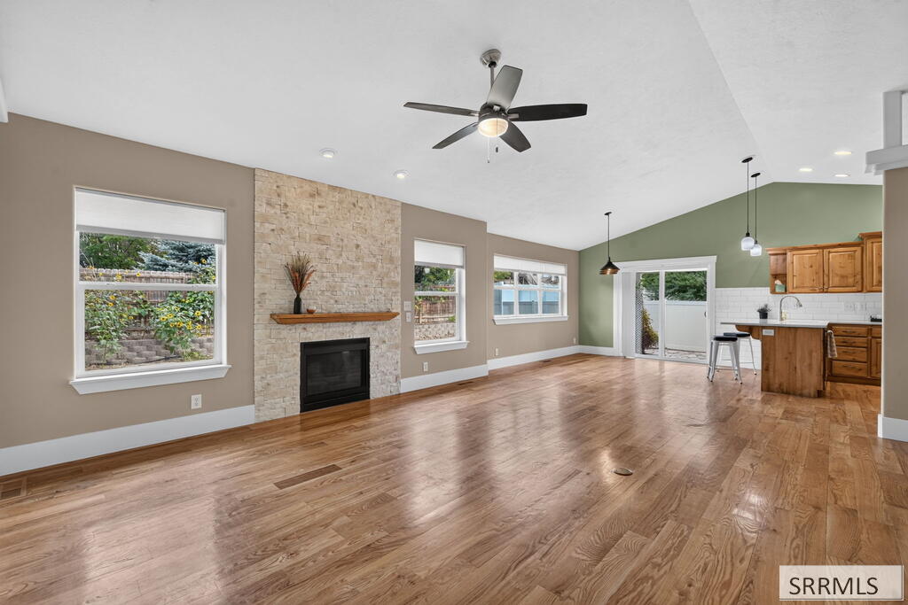 2450 Skylar Property Photo 4