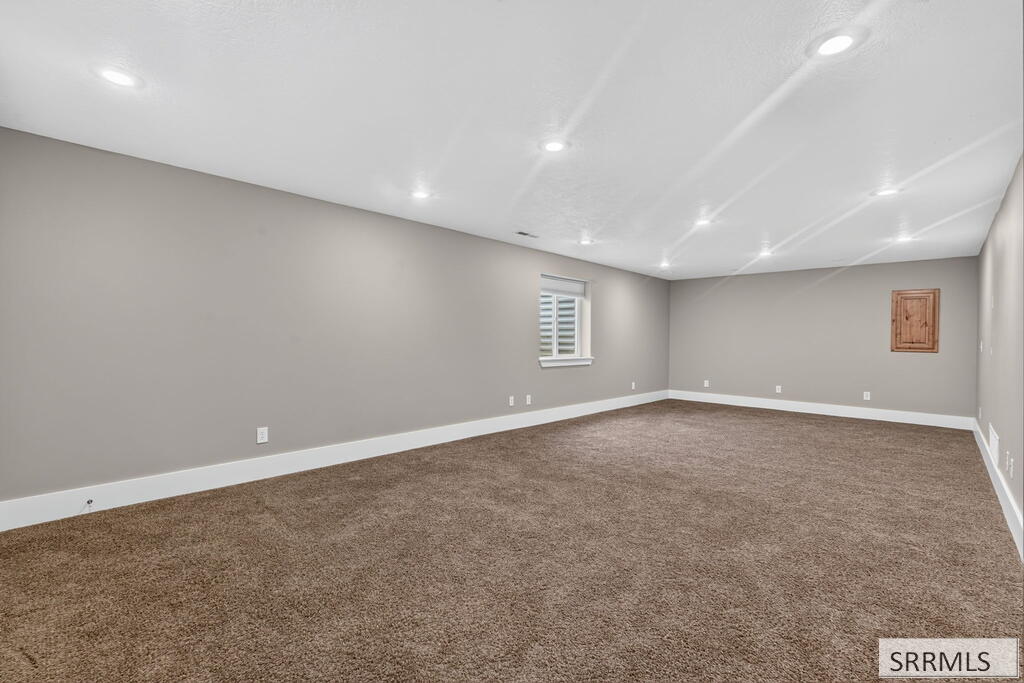 2450 Skylar Property Photo 28
