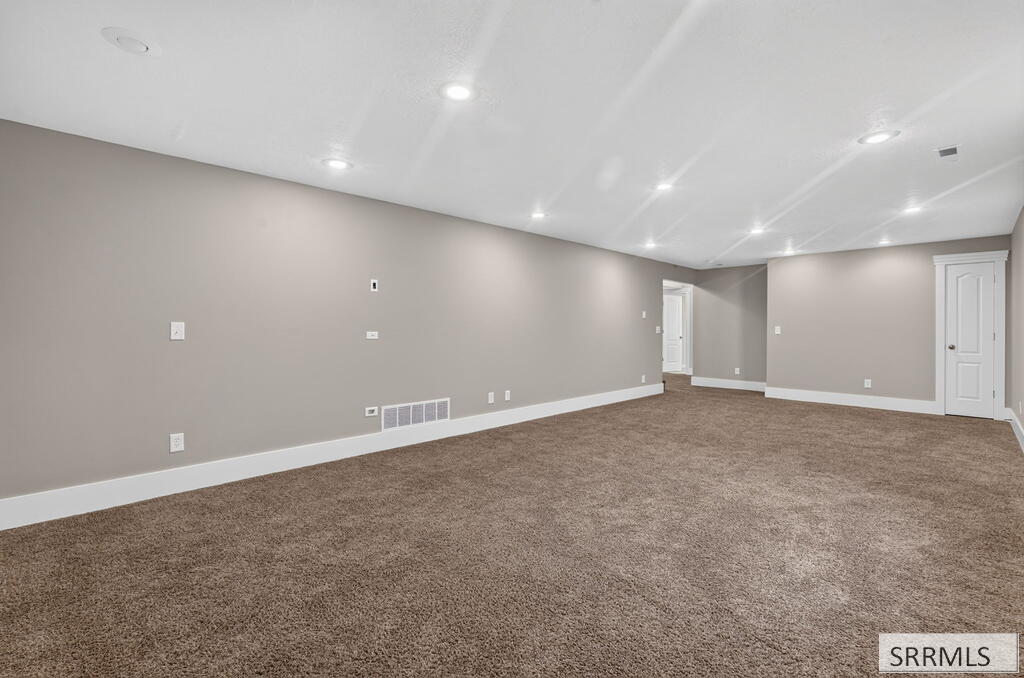 2450 Skylar Property Photo 30