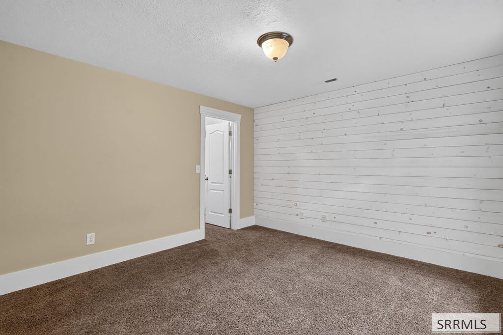 2450 Skylar Property Photo 31
