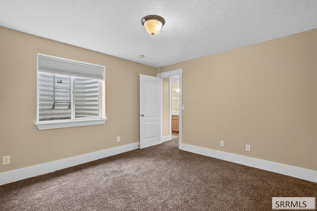 2450 Skylar Property Photo 32