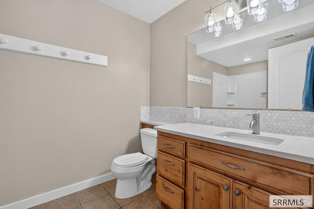 2450 Skylar Property Photo 33