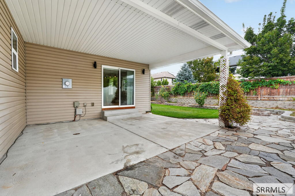 2450 Skylar Property Photo 43