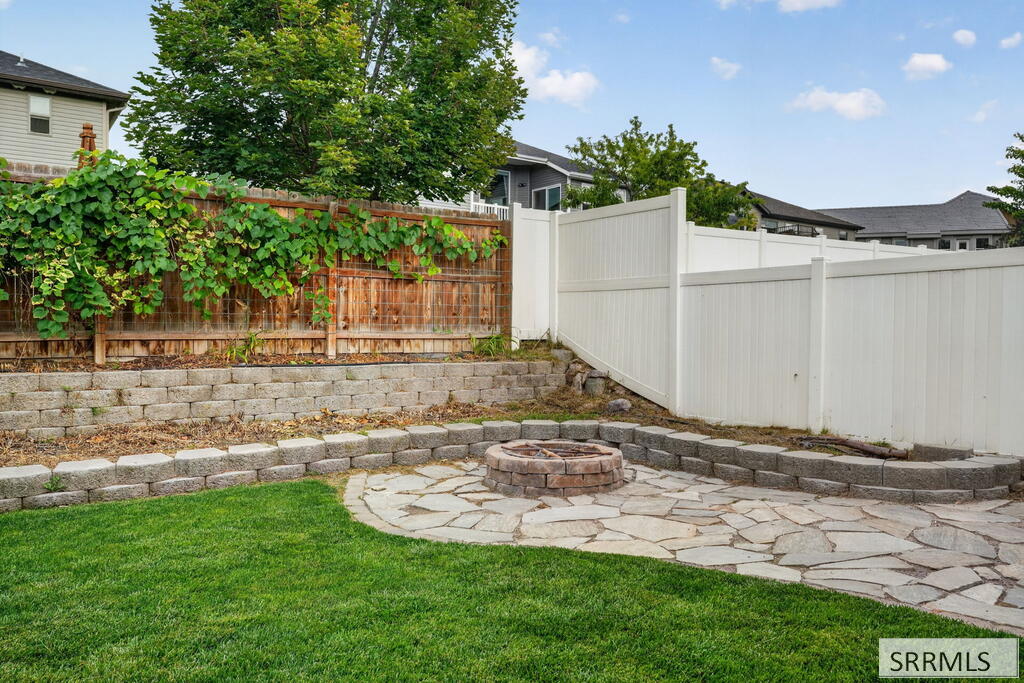 2450 Skylar Property Photo 44