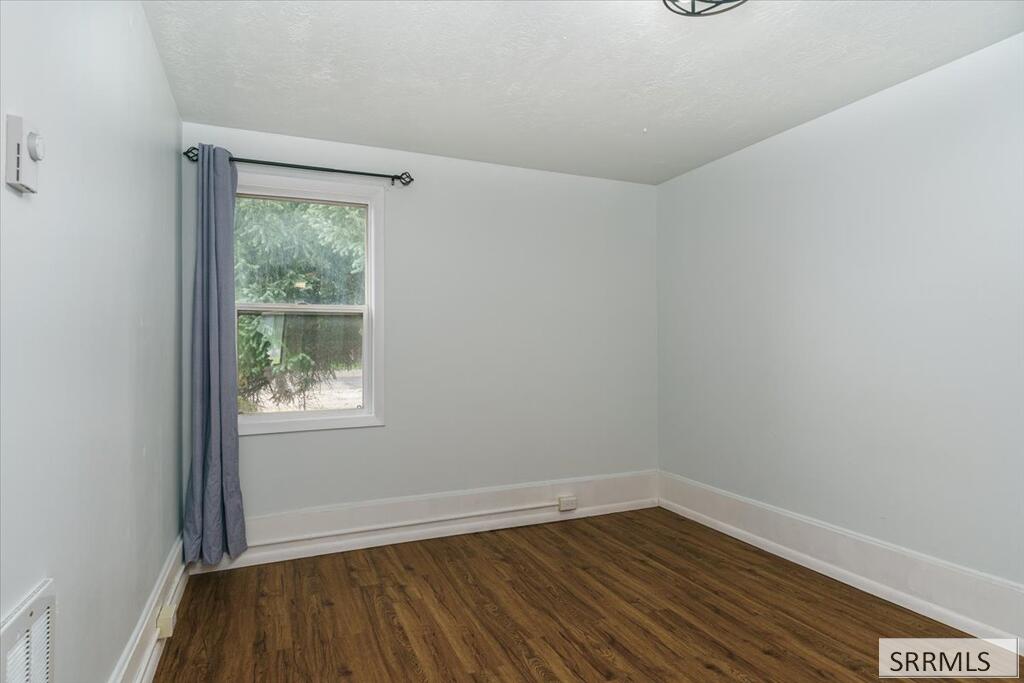 190 W 300 N Property Photo 14