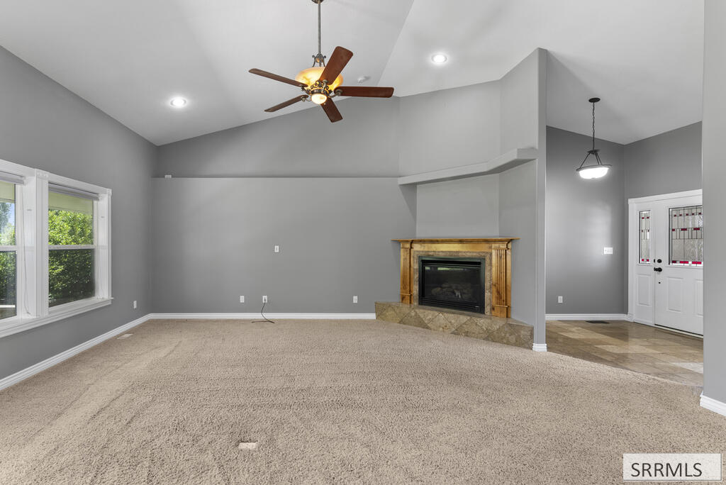 2690 Eastview Drive Property Photo 6