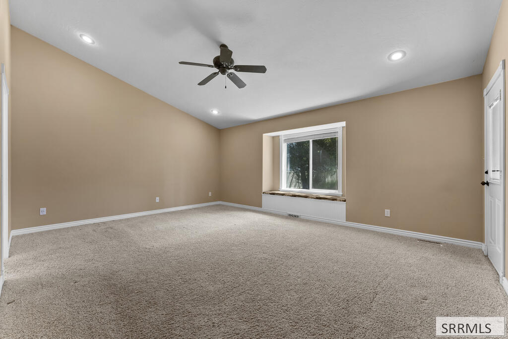 2690 Eastview Drive Property Photo 22