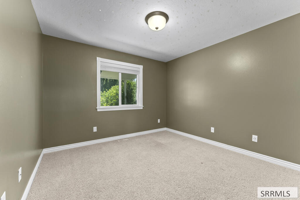2690 Eastview Drive Property Photo 30