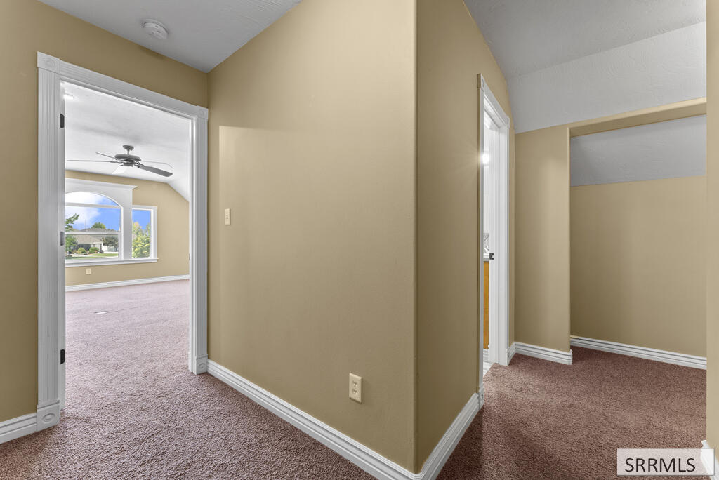 2690 Eastview Drive Property Photo 32