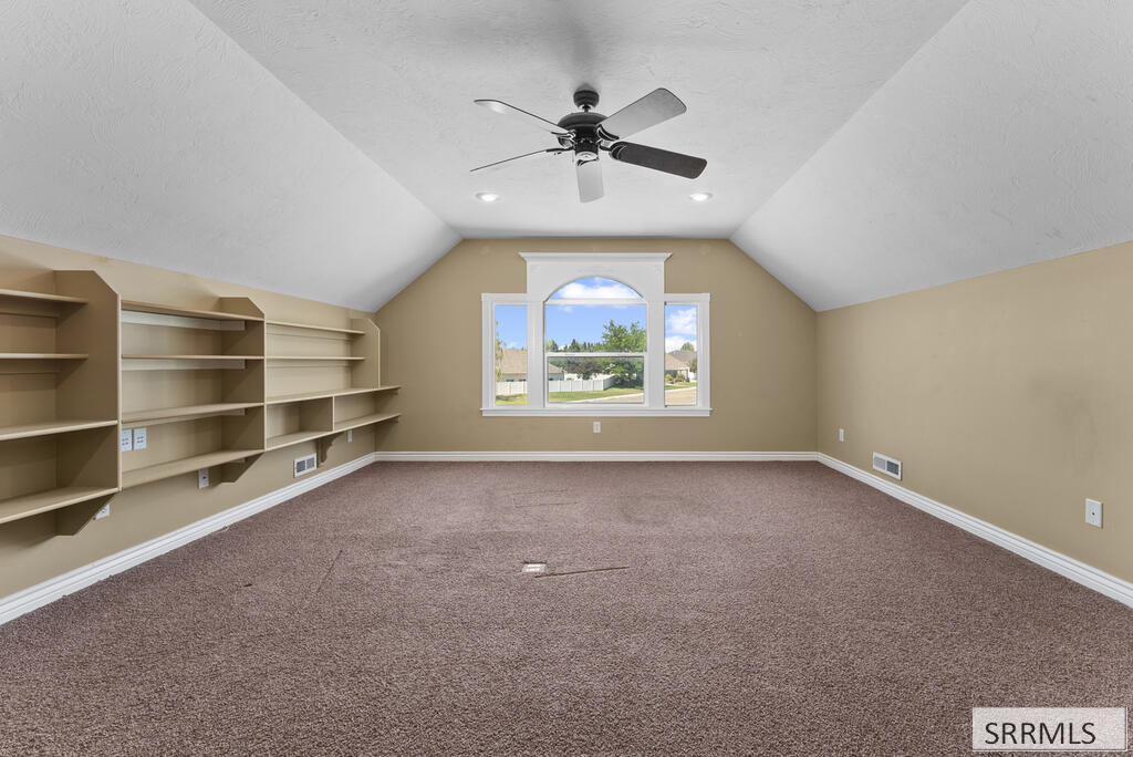 2690 Eastview Drive Property Photo 33
