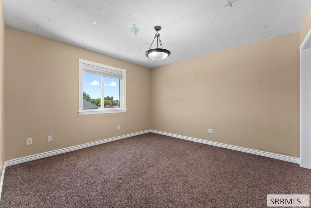 2690 Eastview Drive Property Photo 38