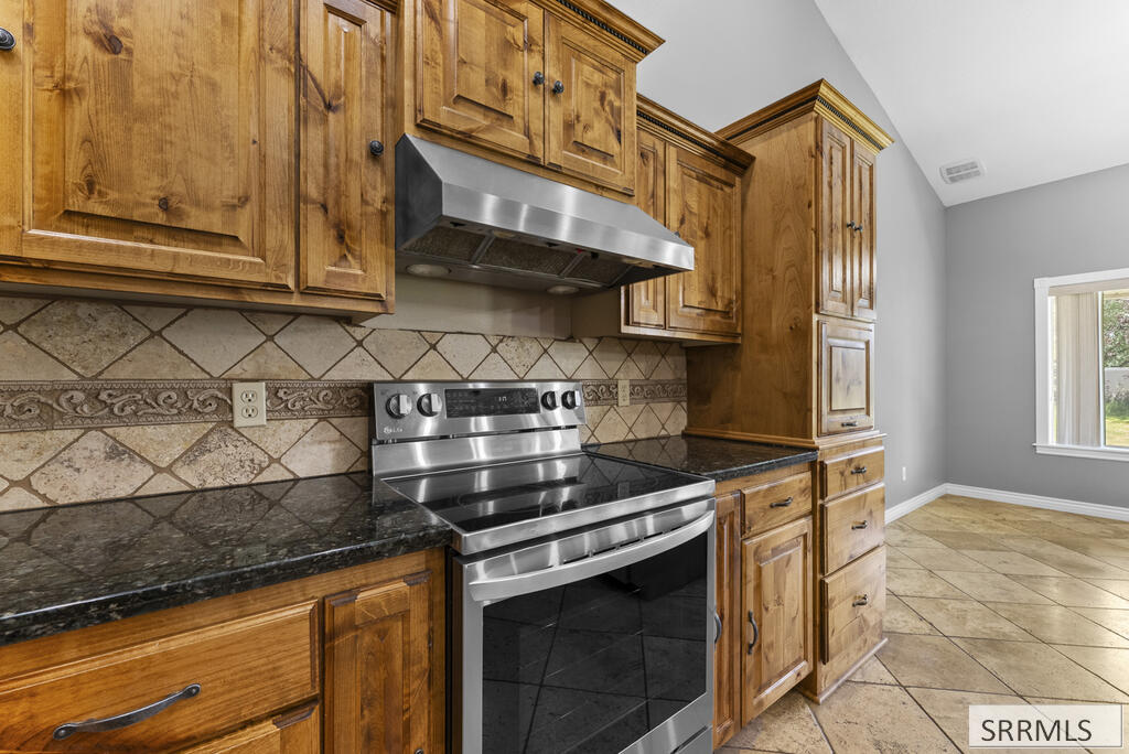 2690 Eastview Drive Property Photo 40