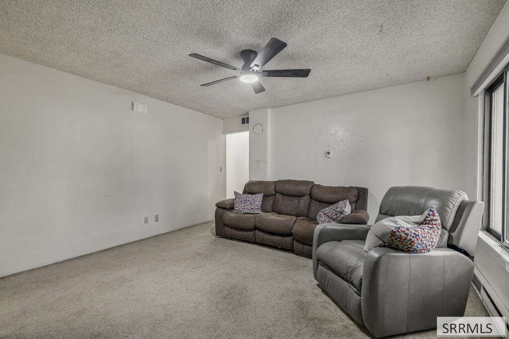 2800 S Western Avenue Property Photo 5