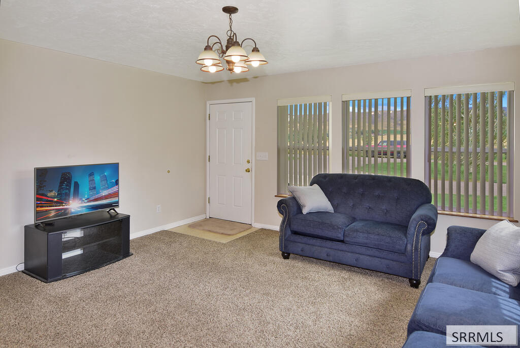 100 N High Street Property Photo 2