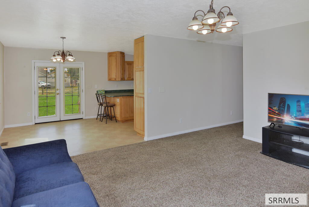 100 N High Street Property Photo 4