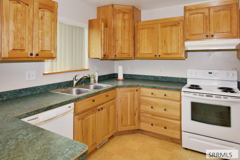 100 N High Street Property Photo 7