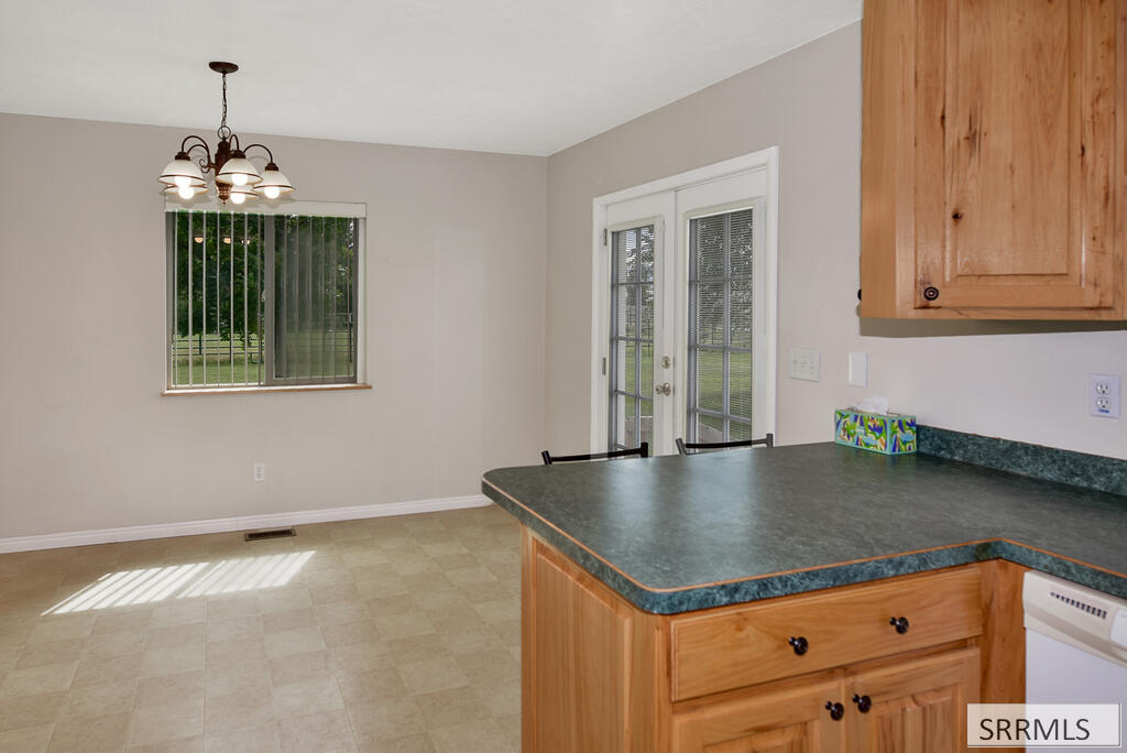 100 N High Street Property Photo 9