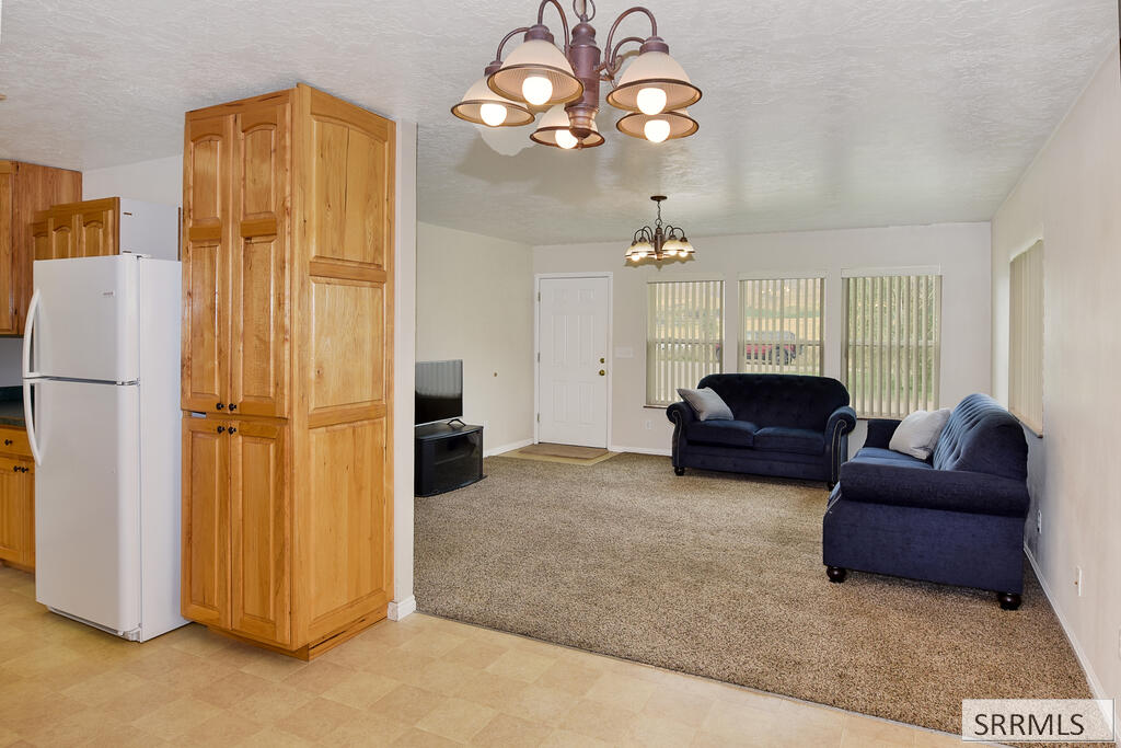 100 N High Street Property Photo 10
