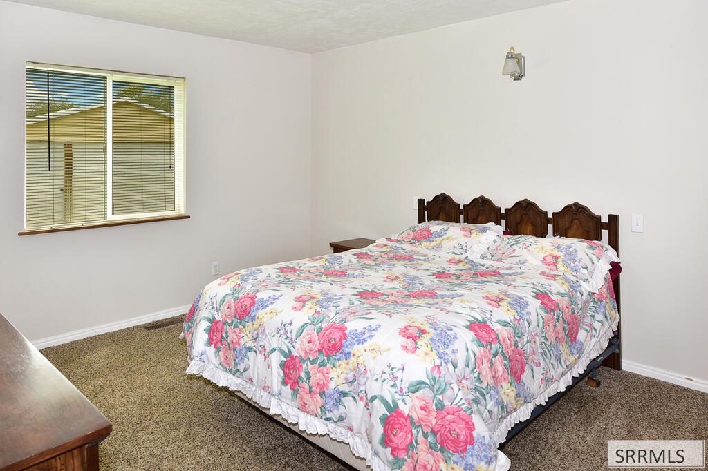 100 N High Street Property Photo 12