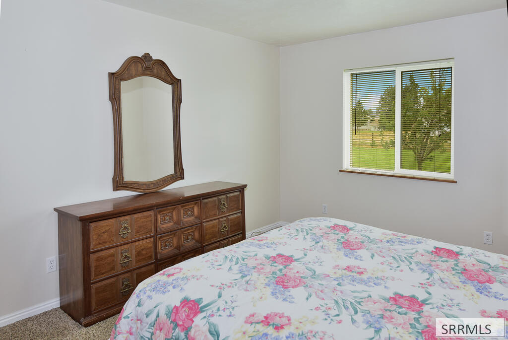 100 N High Street Property Photo 13