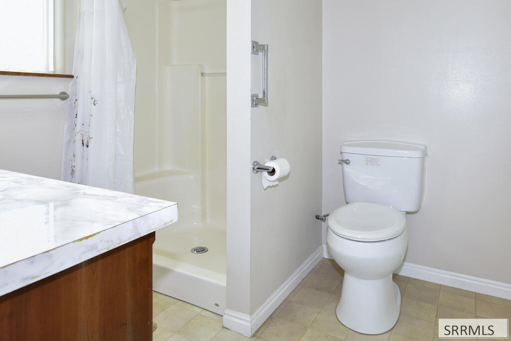 100 N High Street Property Photo 16